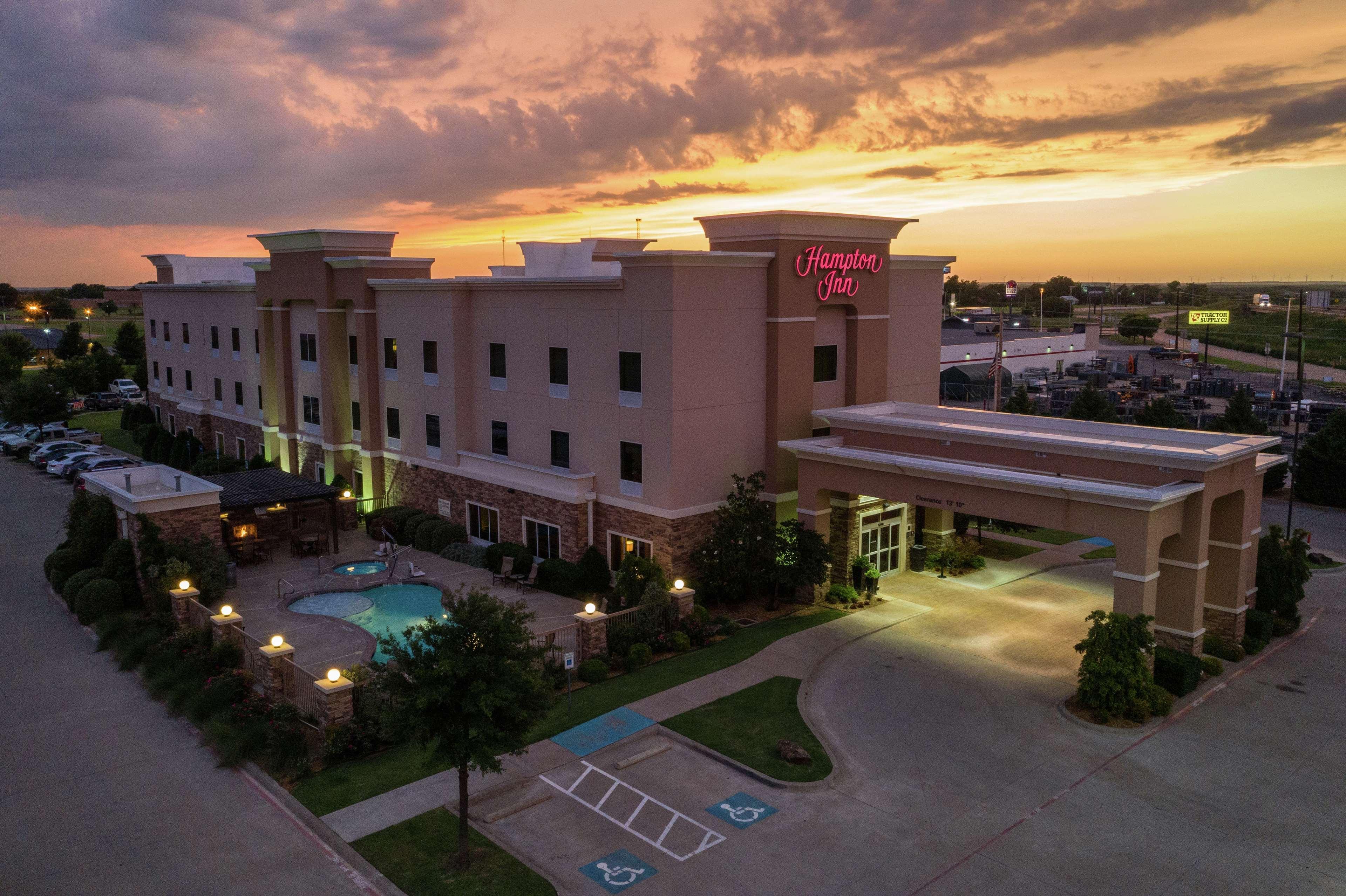 Hampton Inn Vernon Eksteriør bilde