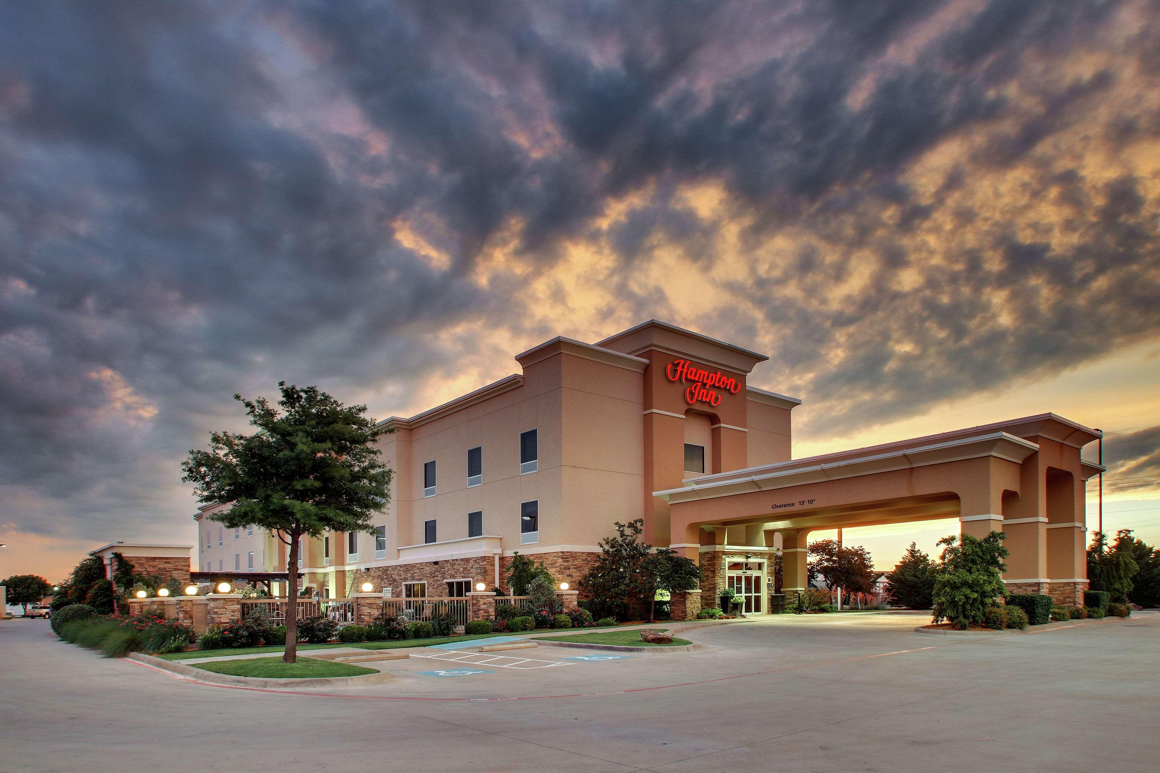 Hampton Inn Vernon Eksteriør bilde
