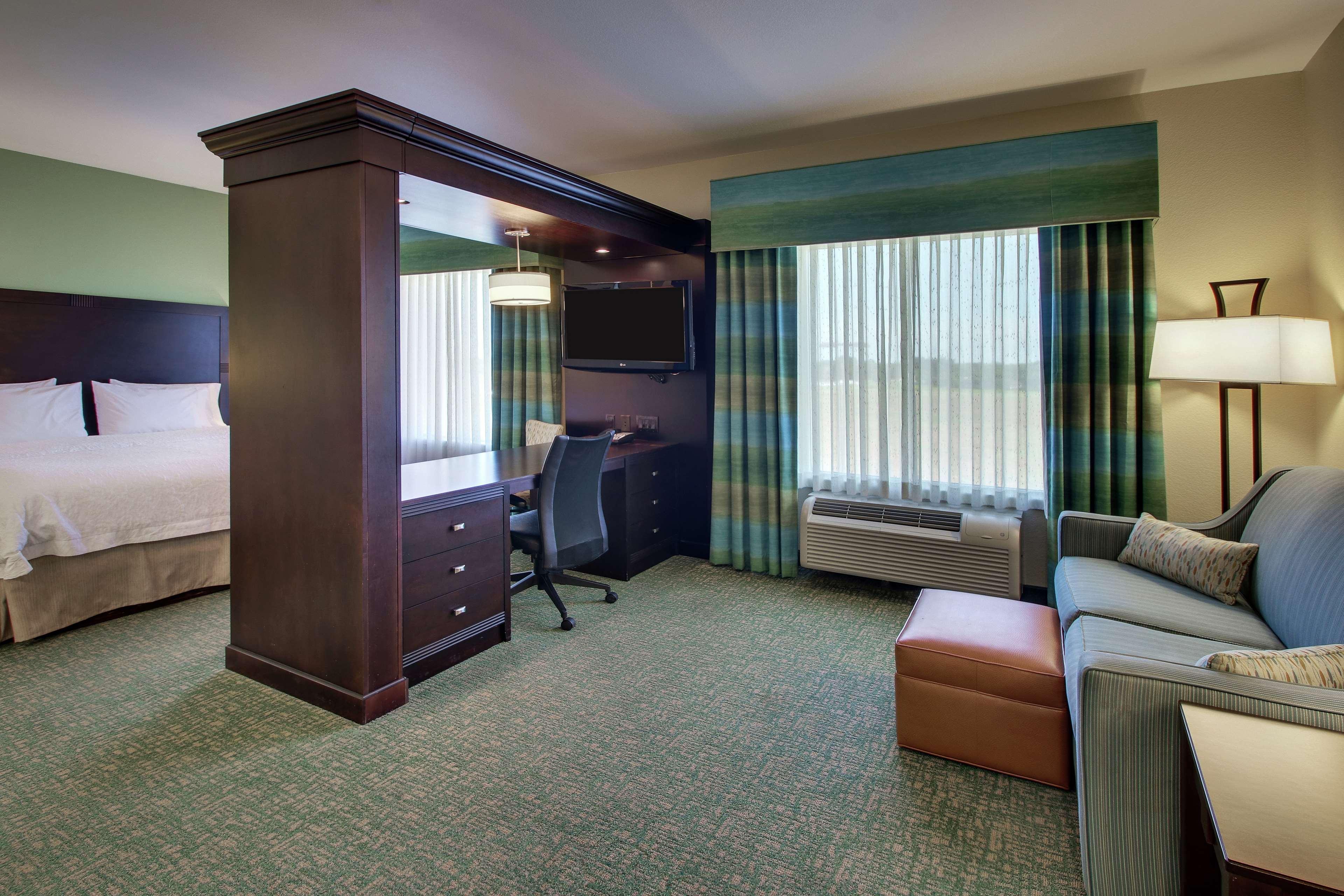 Hampton Inn Vernon Eksteriør bilde